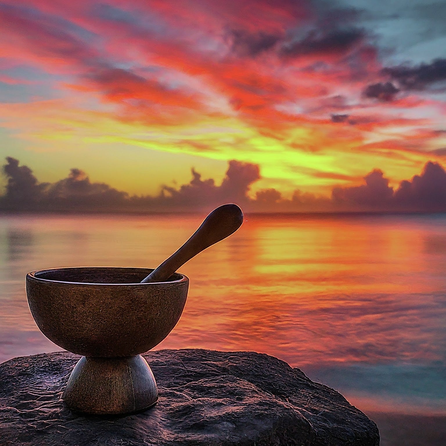 Kava vs. Alcohol: A Healthier Alternative for Relaxation